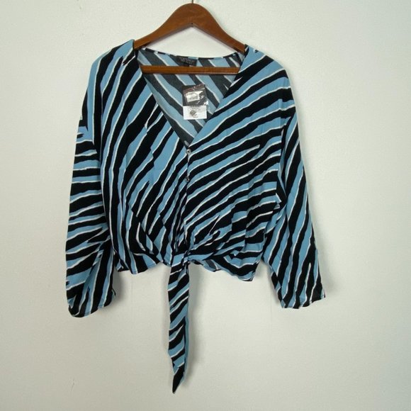 Topshop Zebra Print Tie Front Blouse 3/4 Sleeves Animal Print V-Neck Size 8 - Picture 4 of 9